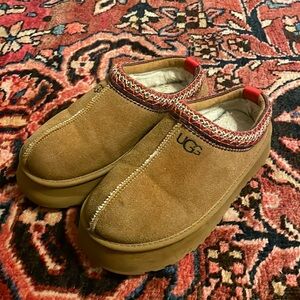 Ugg women’s Tasman slipper size 7.5 (38)